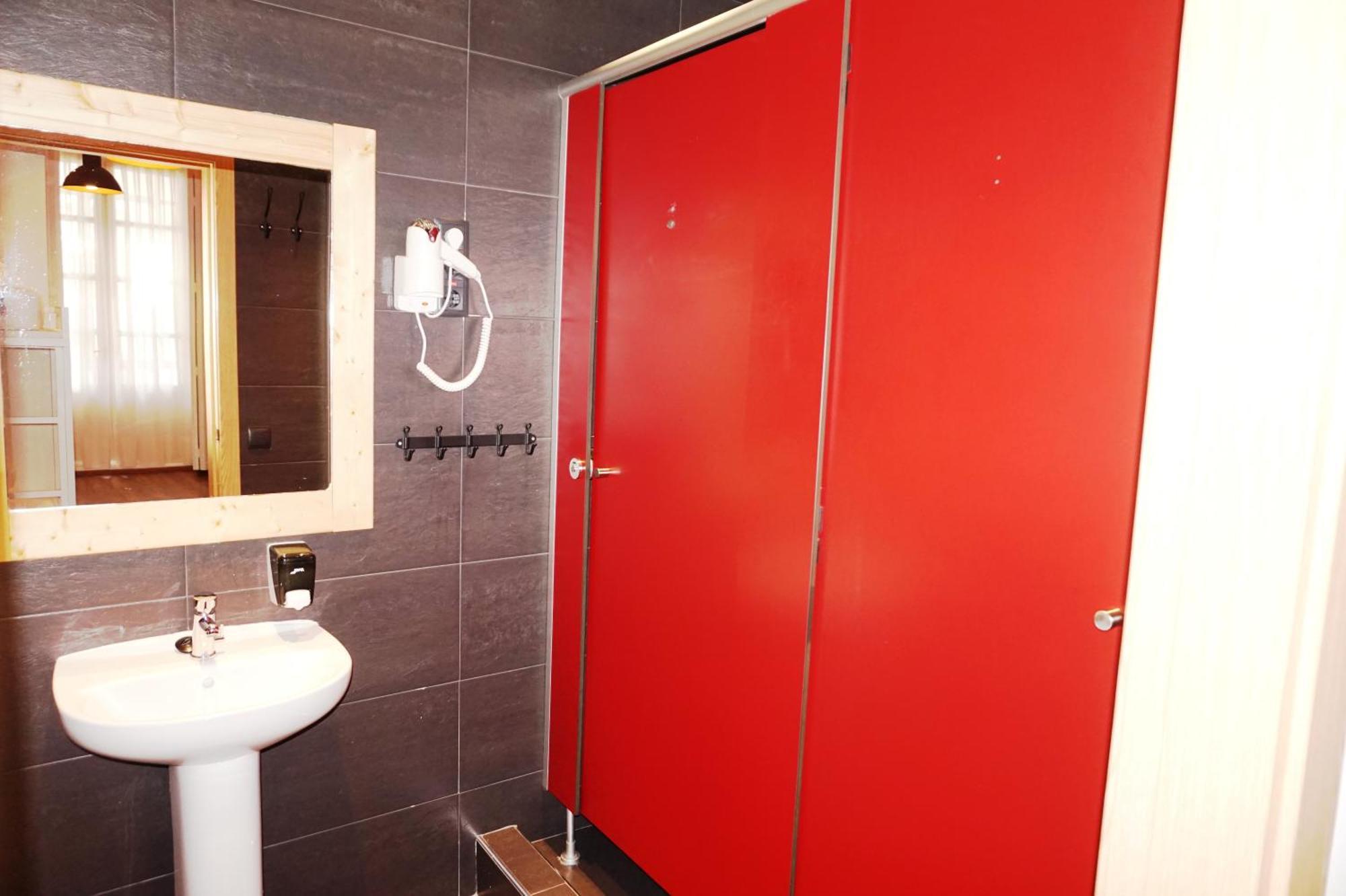 Far Home Atocha Madrid Eksteriør billede